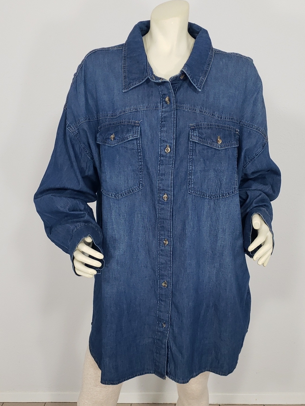 NWT SOFIA BY SOFIA VERGARA DARKWASH OVERSIZED BOYFRIEND DENIM SHIRT XXXL (22)
